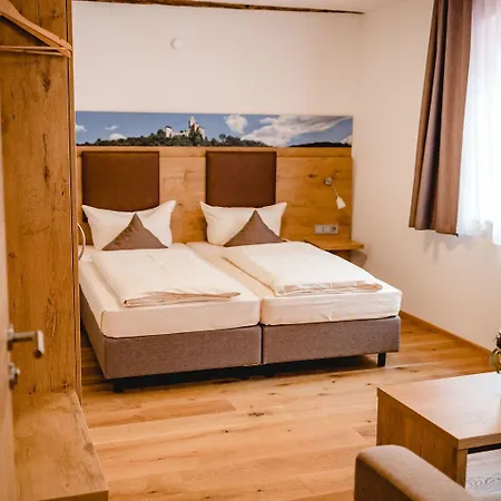 Bauer Gaestezimmer בית הארחה 3*