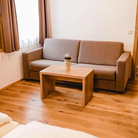 Bauer Gaestezimmer בית הארחה 3*