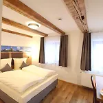 Bauer Gaestezimmer 3* Kipfenberg