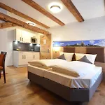 Bauer Gaestezimmer 3* Kipfenberg